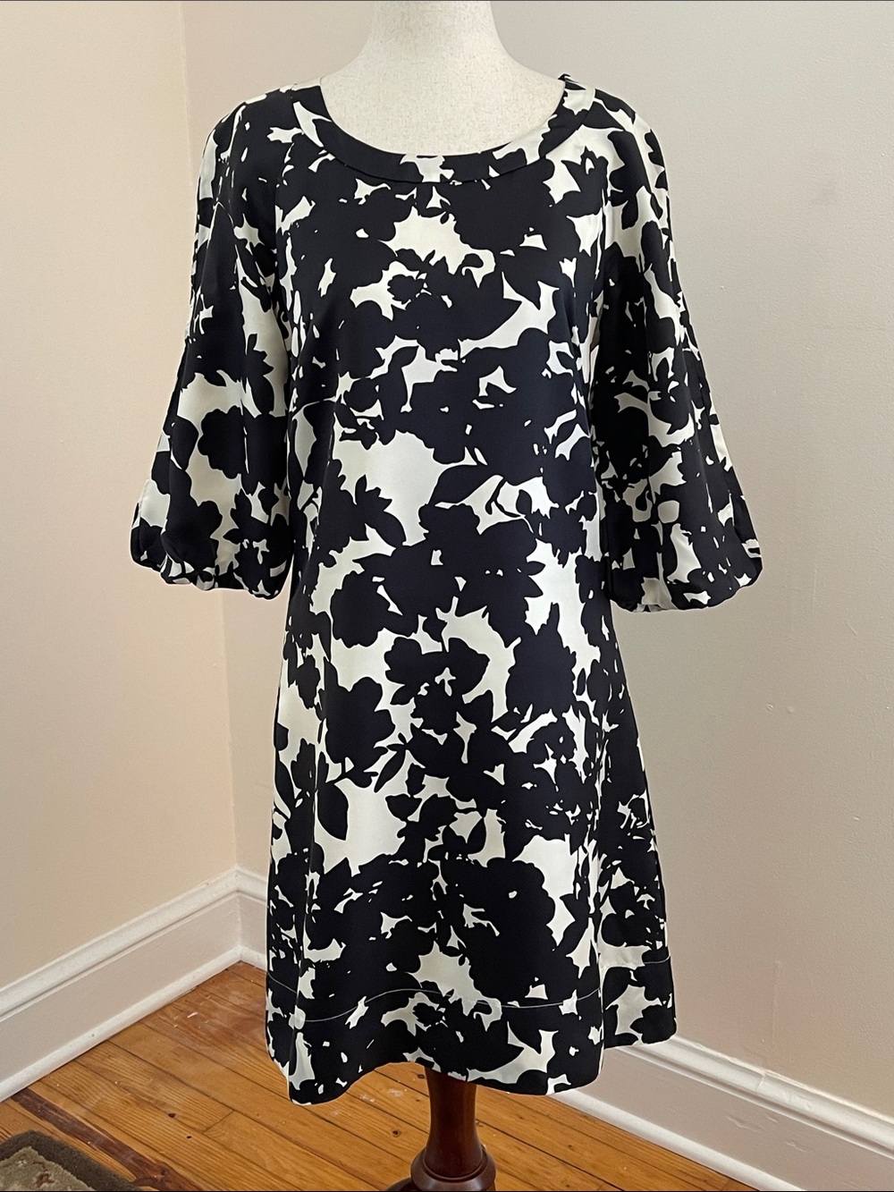 Banana Republic Silk Blend Floral Shift Dress Black White Medium